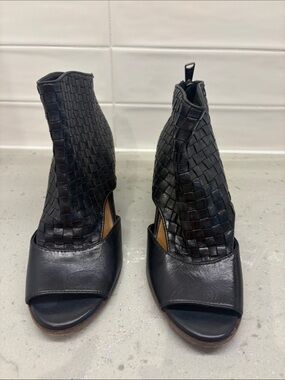 Patricia Nash Black Rosetta Woven Peep-Toe Ankle Boots 100% Italian leather